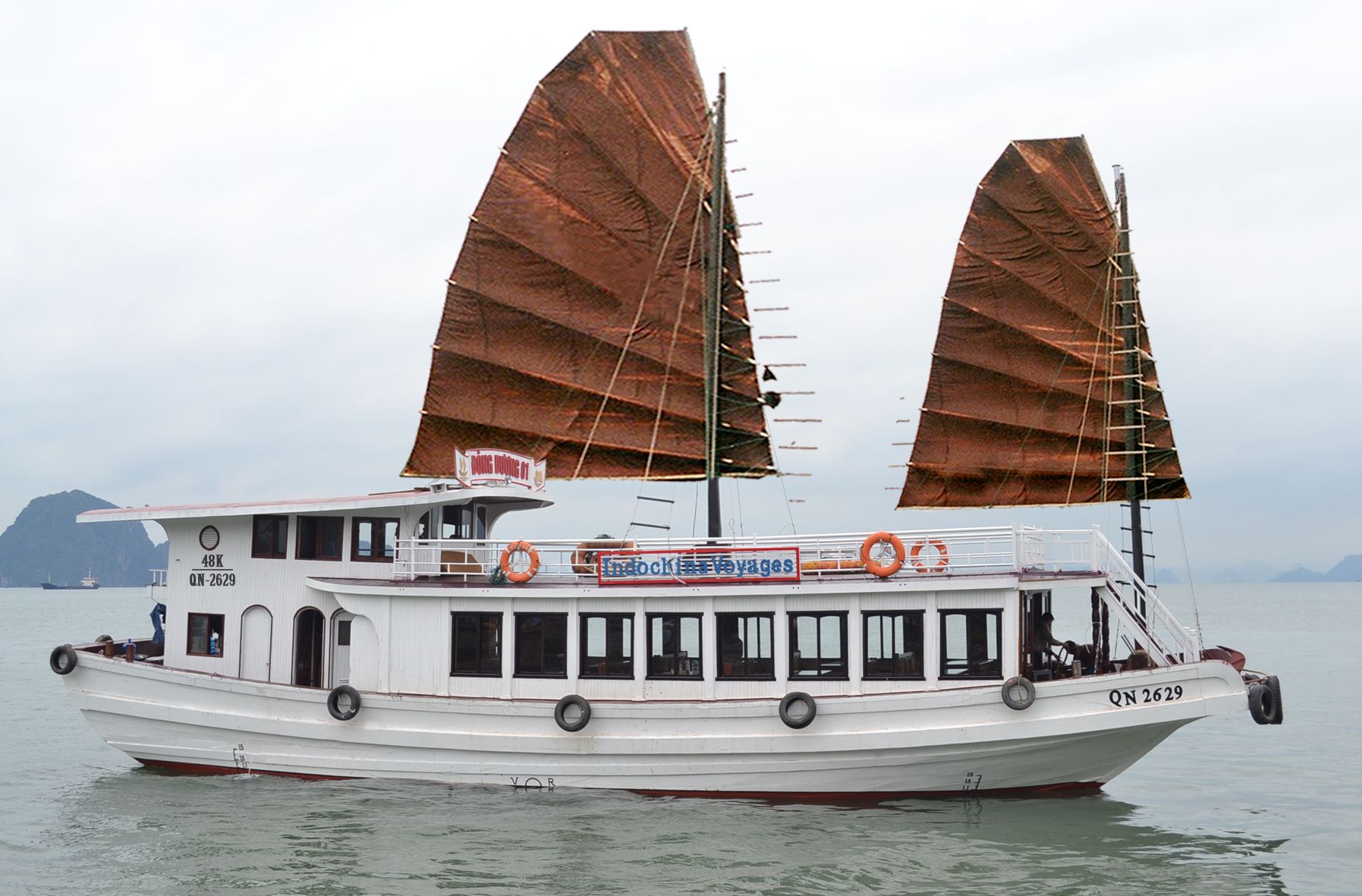 Tàu thăm vịnh Hạ Long ( tour ghép 4 tiếng - 6 tiếng )